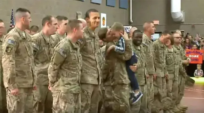 3 Yr Old Hasn’t Seen Soldier Mom For 9 Months, Ignores Military Rules and Runs To Mom