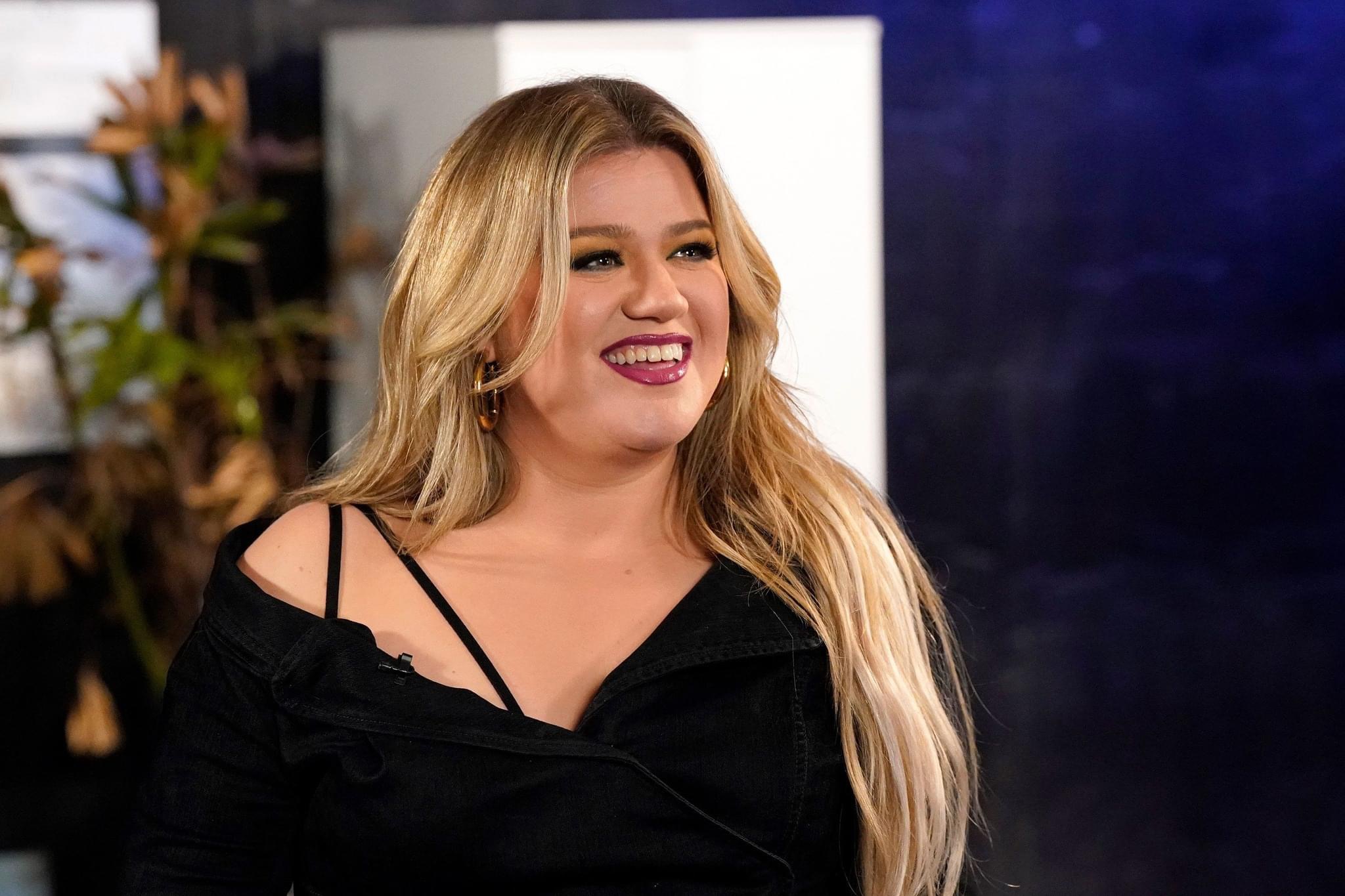 Kelly Clarkson’s Ex-Husband Is Ordered To Pay Her Back $2.6M