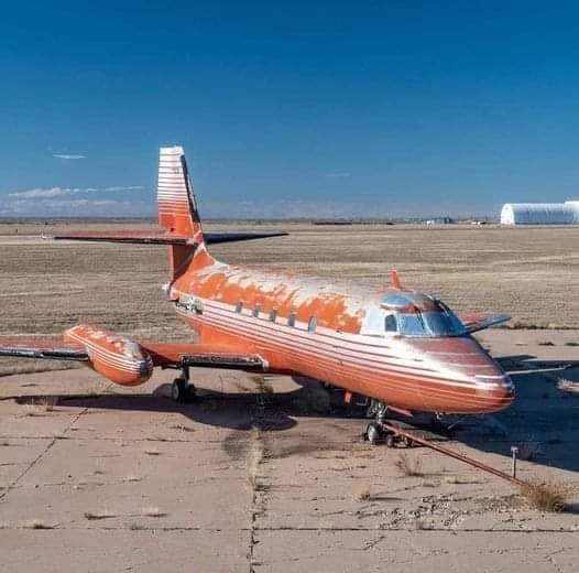 Elvis Presley’s private 1962 jet has finally been sold – and the interior is stunning