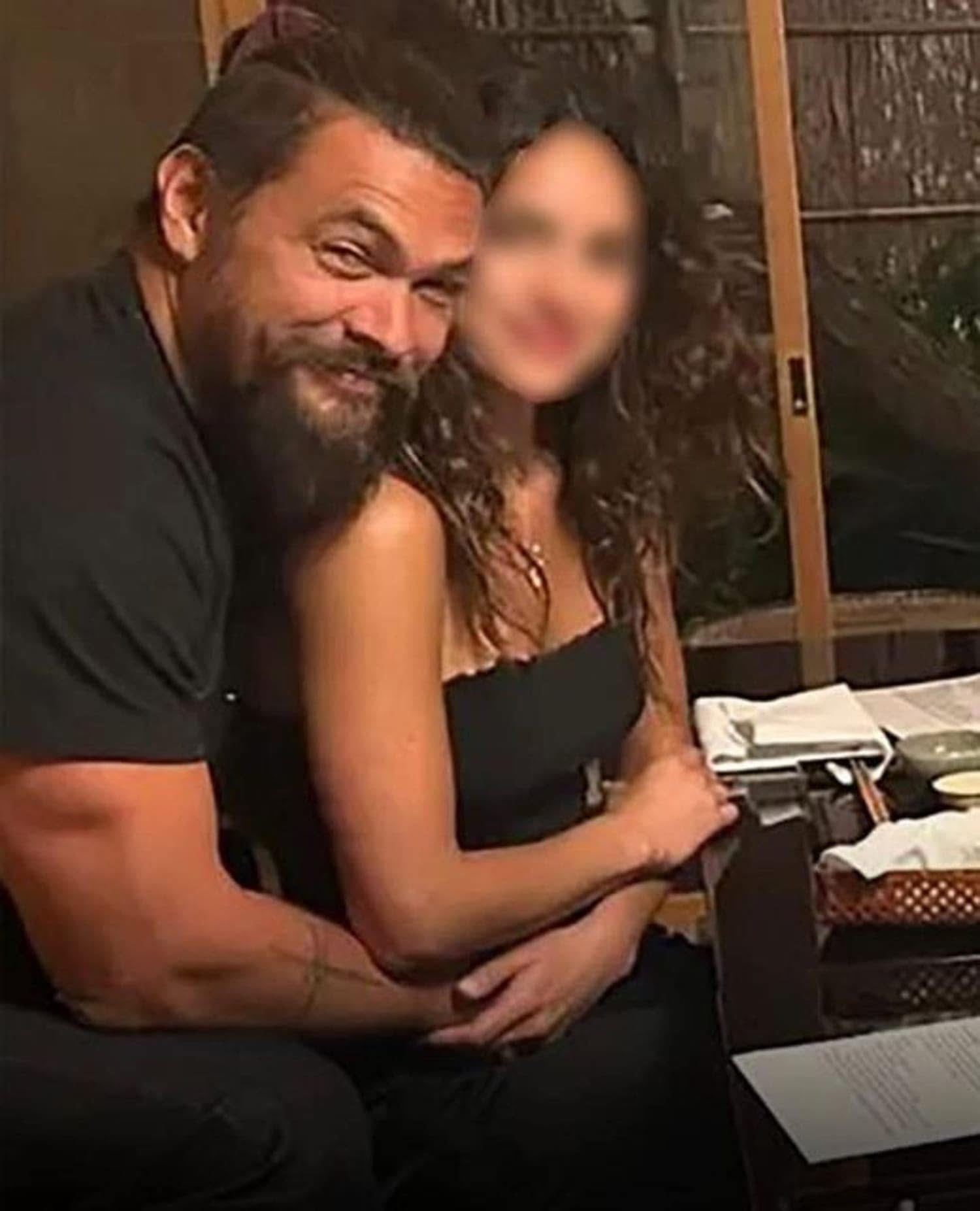 After all the heartbreak, Jason Momoa found love again… better sit down, because you’ll surely recognize his new lday ❤ Check Comments